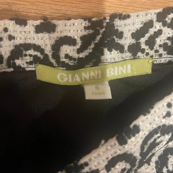 Gianni Bini Wool Blend Damask White and Black Woven Midi Skirt - Picture 7 of 11